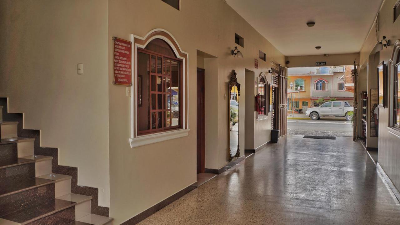 Vallejo Hotel Huaquillas Екстер'єр фото