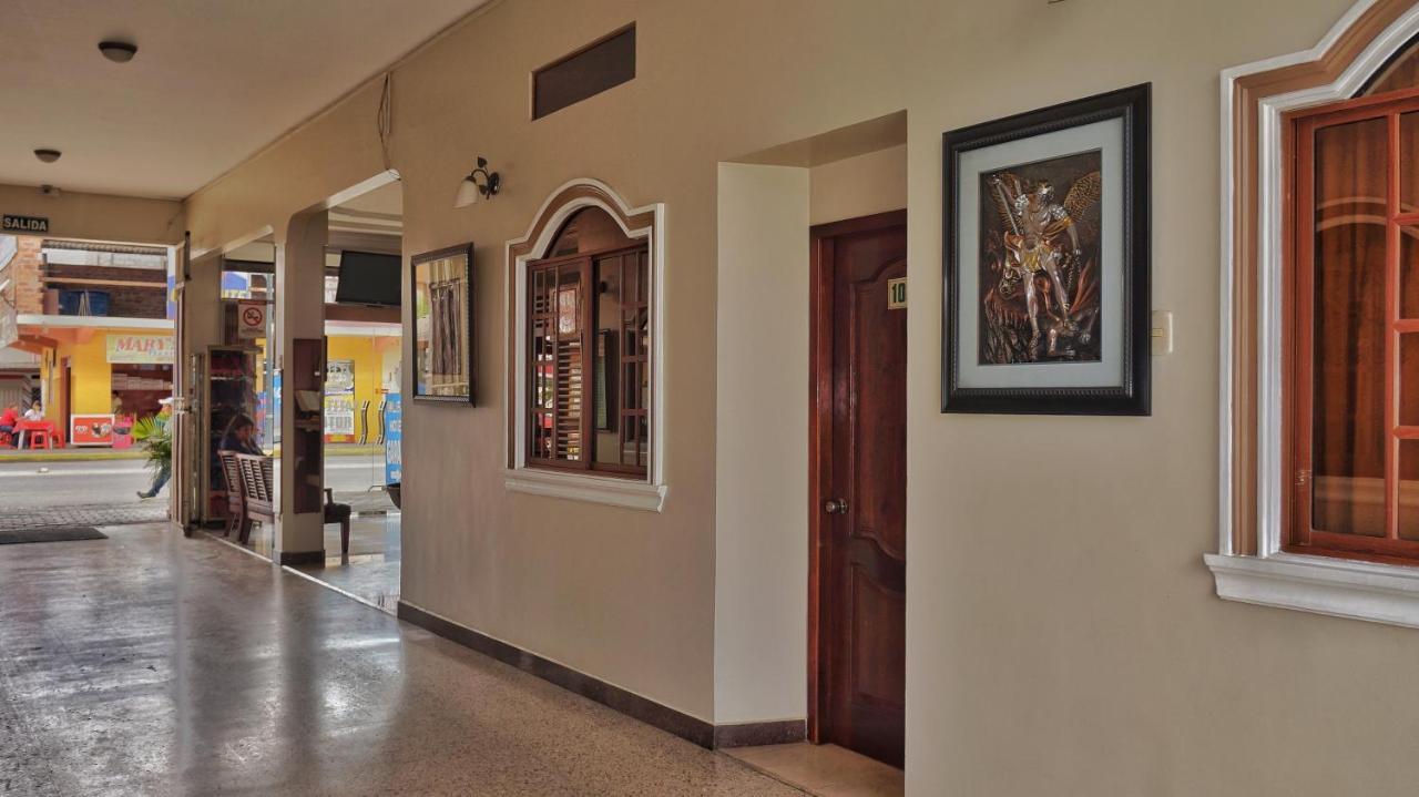Vallejo Hotel Huaquillas Екстер'єр фото
