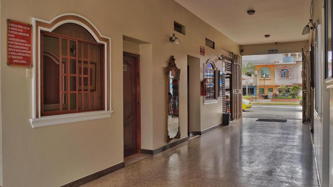 Vallejo Hotel Huaquillas Екстер'єр фото