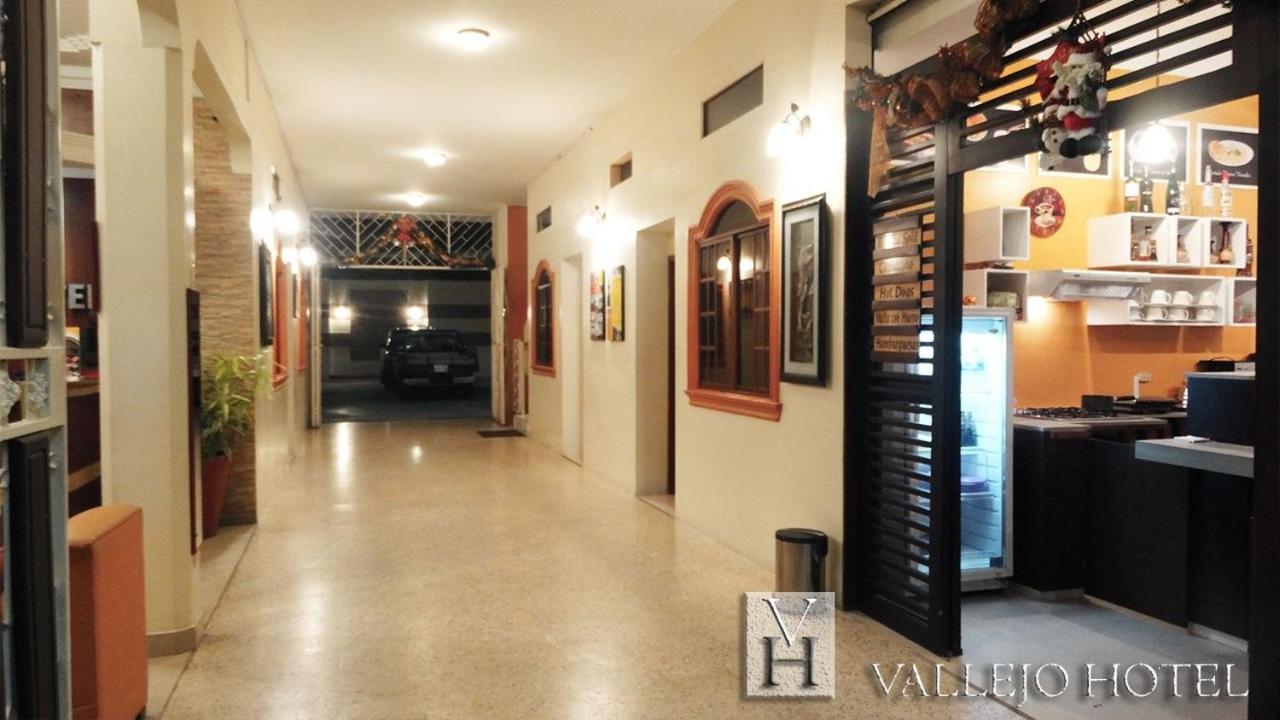 Vallejo Hotel Huaquillas Екстер'єр фото