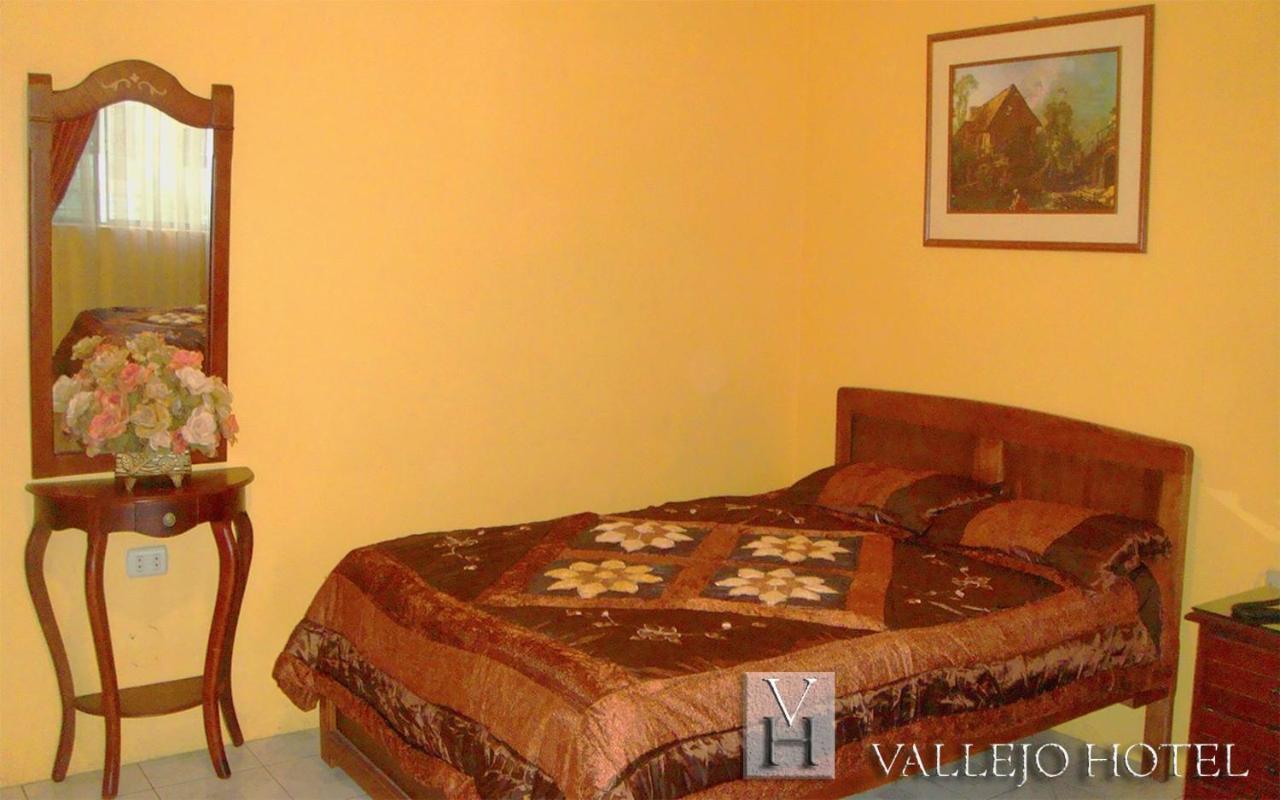 Vallejo Hotel Huaquillas Екстер'єр фото